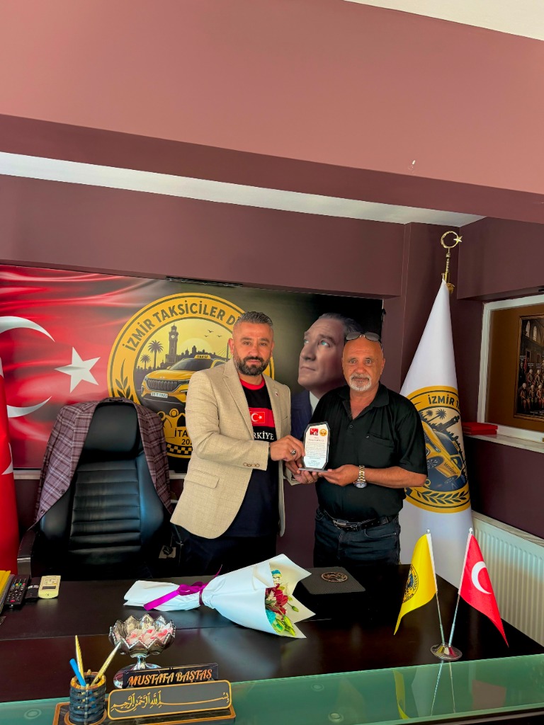 Cengiz Gökçe'ye Teşekkür Plaketi Takdimi