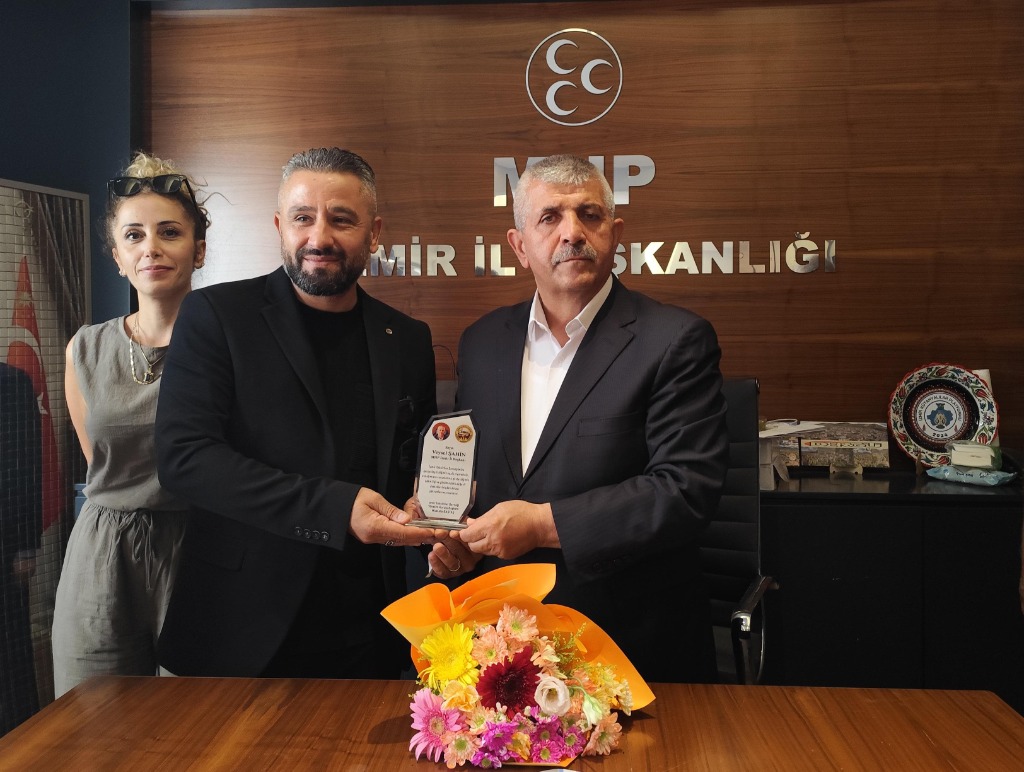 MHP İzmir İl Başkanı Sayın Veysel Şahin'e Plaket Takdimi
